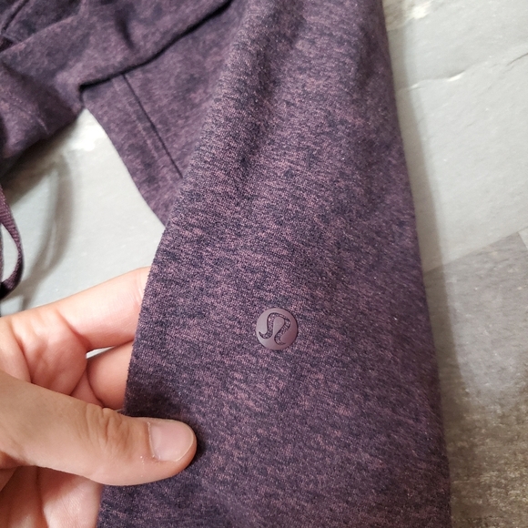 Lululemon Ready To Rulu Pant. 28" Inseam. Heathered Arctic Plum. Size 6. - Picture 8 of 14